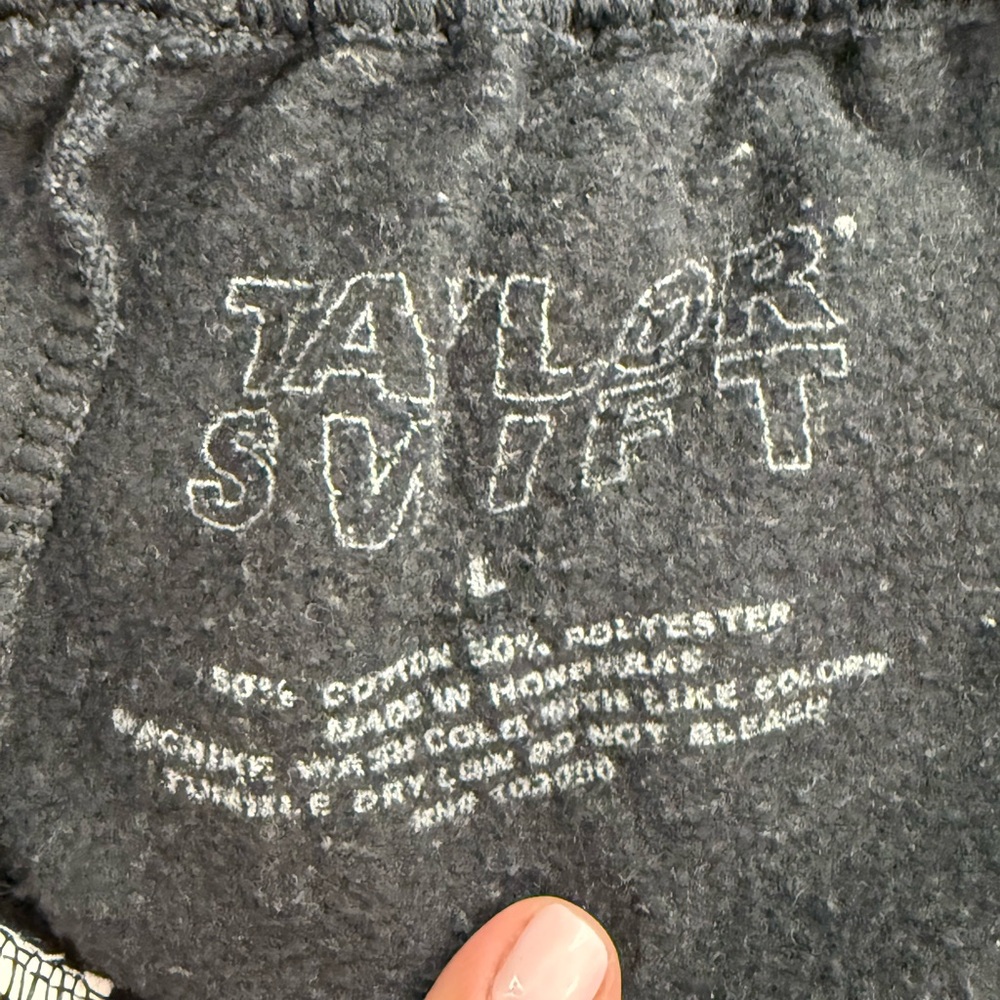 Taylor Swift Black Women’s Sweatpants with Red Hearts on the leg, Size Large - Picture 4 of 6
